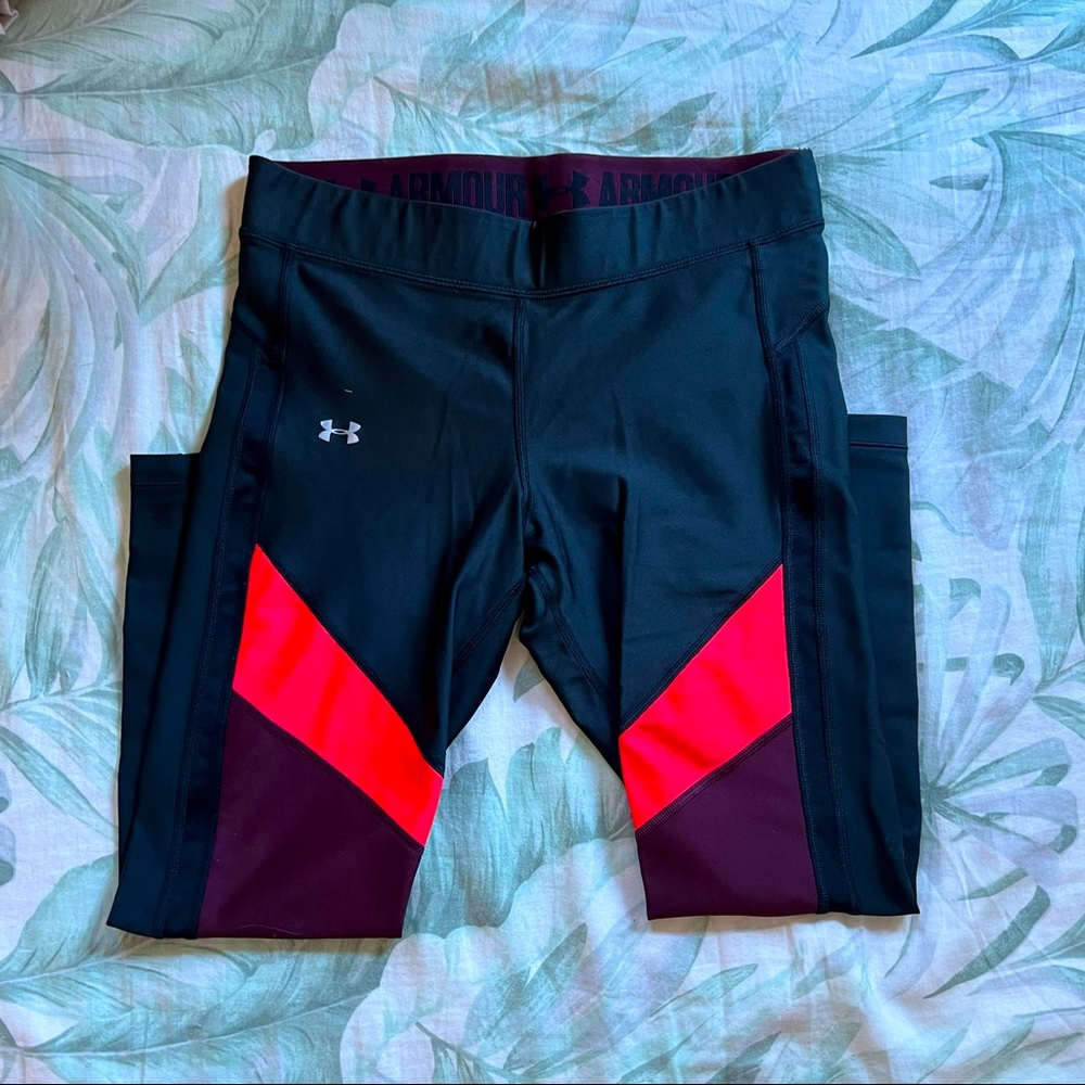 Under Armour black and stripe Heatgear compression leggings